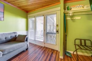 Right on the Beach! OOB Studio Half-Mi to the Pier