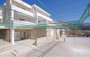 Stunning Apartment In Tucepi With Lake View