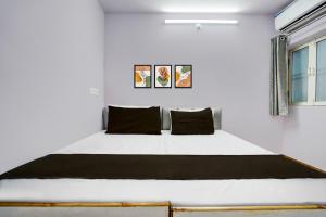 SPOT ON Stay In Banarasiya