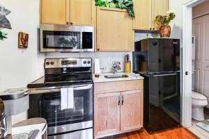 Canal-Front Retreat with Hot Tub and Dock in Tavares