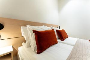 Arctic Echo D20 Ski-in Ski-out by Aavalevi