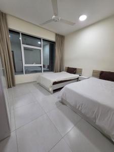 Opera43 Spacious & Central