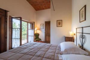 Villa In The Farmhouse With Pool In Tuscany