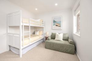 5 min walk to beach, 5 min drive to shops