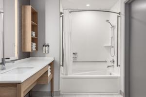 Staybridge Suites Montreal Airport - St-Laurent by IHG