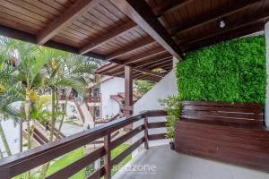 Apt 2Q c Acesso direto à Praia Floripa - CRVA0007