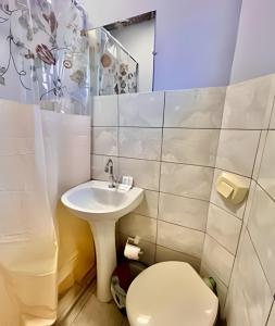 BriSaeVibe Matinhos |Quarto Central | Perto do Mar