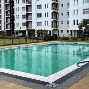 Racecourse gardens apartment