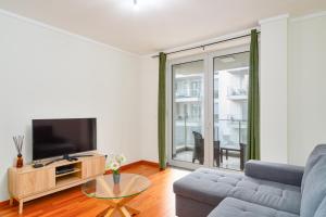 New Santa Cruz Airport & Downtown Apartment