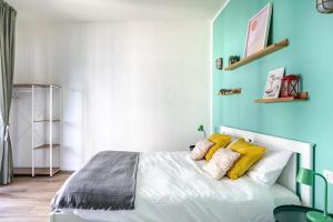 New Studio 150m from the tram