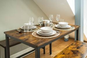 Central Camden 2-Bed by the Station