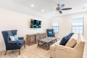 Sandcastles & Sunshine Cottage With Private Pool Near Disney With Margaritaville Resort & Island H20 Access - 8025Su