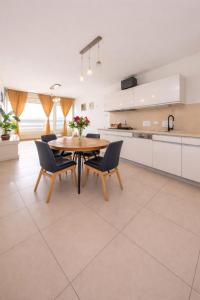 Royal suite - nice apartment with stunning sea view