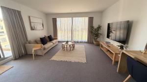 애들레이드 2-bedroom Park & Marina view apartment at Glenelg 싱글룸 스위트룸