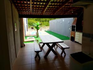 Casa Da Amazônia 1 with a riverside pool