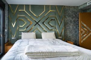 Stunning Beachfront Penthouse Panoramic Jacuzzi