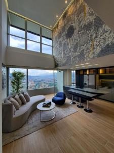 El Poblado Two-Level Luxury Penthouse Amazing View