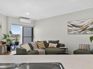 Apartment with Private Balcony & Parking in Perth CBD