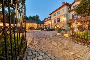 福尔瓦克斯塔拉维尼亚酒店 - 拉布卡