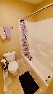 3BR Home Near Fort Knox w Patio • Sleeps 8