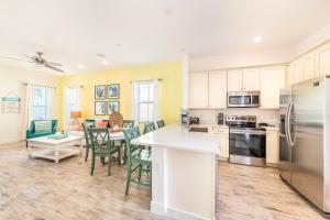 Island Time Cottage With Hot Tub Near Disney With Margaritaville Resort & Island H2O Access - 8040Su