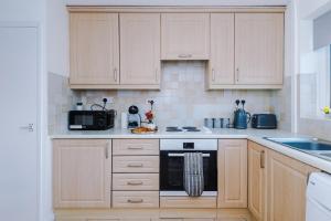 2Bed Bungalow, Free Netflix, Prime, Disney, WiFi, Private Parking