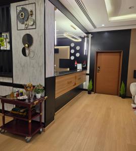 Golden California Hotel