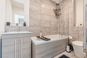 The Viridian Vault Leicester, City Centre Apartment, Free WiFi, Netflix, Parking