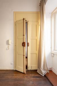 Alfama Typical 2 Bedroom apartment