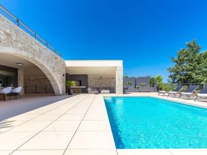 Villa in Nede ina with swimming pool
