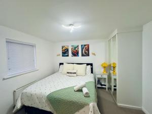 Entire 3-Bed Home, 5 mins to City Centre, Sleeps 6, 2 Free Parking