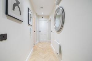 Central Jewellery Quarter 2 Bedroom Apartment with Workspace