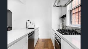 Victorian Terrace Parking King Bed Courtyard