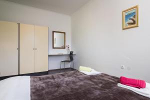 Apartments by the sea Vinisce, Trogir - 16928