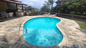 Casa em condominio com piscina privativa em Joao fernandes