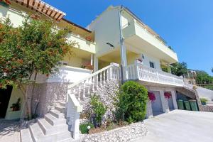Apartments with parking space Rtina - Miocici, Zadar - 25034