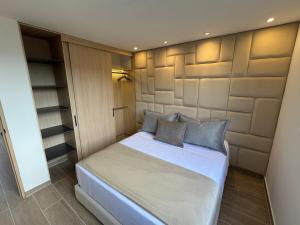 El Poblado Amazing Penthouse with Breathtaking Views