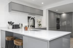 Stylish 3 Bed Home Close to Gloucester City