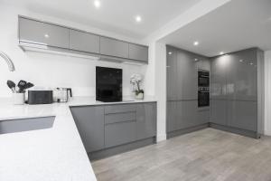 Stylish 3 Bed Home Close to Gloucester City