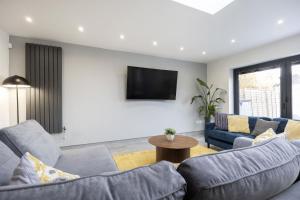 Stylish 3 Bed Home Close to Gloucester City