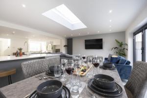 Stylish 3 Bed Home Close to Gloucester City