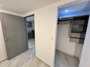 GEM Skyline Avenida Balboa 1 Bed 1 Bath POIN