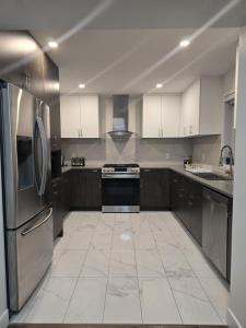 Spacious 4 Bedroom Family Retreat, Minutes from Montréal