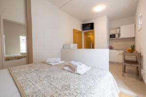 Apartments with parking space Makarska - 6632