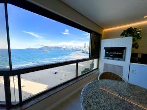 Frente Mar 3 Suítes + 2 Vagas | Monte Olympos