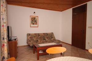 Apartments with parking space Umag - 6934