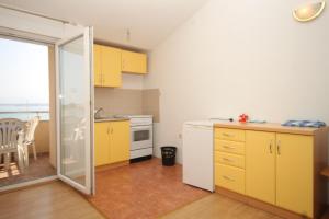 Apartments by the sea Preko, Ugljan - 8315