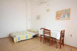 Apartments by the sea Preko, Ugljan - 8315