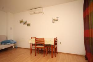 Apartments by the sea Preko, Ugljan - 8315