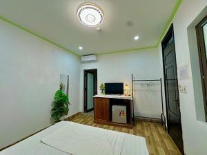 huyền vũ hotel cát bà